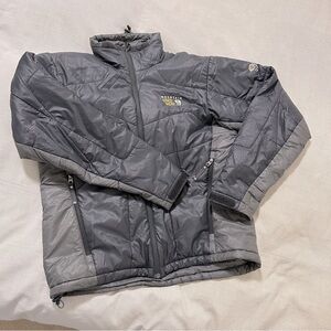 Mountain hardware men’s blk puffy! Fall/winter style! Sz M-Excellent condition!